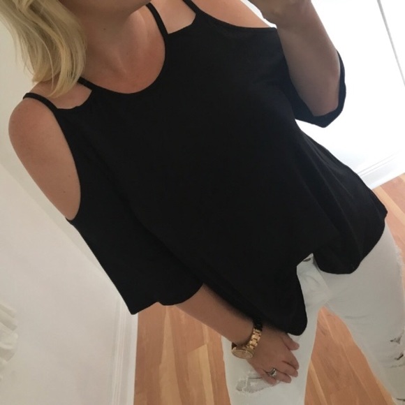 Tops - NWT Strappy Cold Shoulder Top